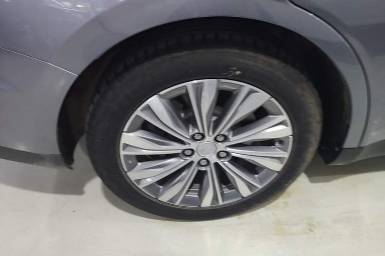 Used Hongqi E-QM5 2024 610 km PLUS Right Rear Wheel Hub
