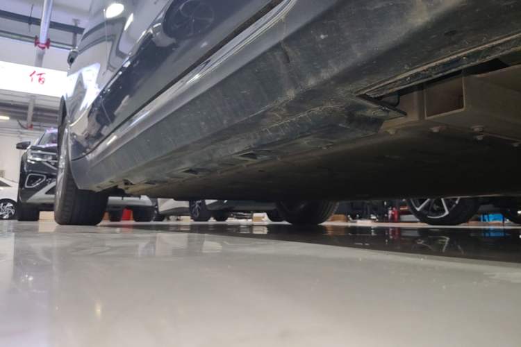 Used Hongqi E-QM5 2024 610 km PLUS Right Side Sill