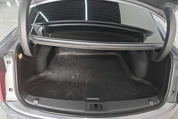 Used Hongqi E-QM5 2024 610 km PLUS Trunk