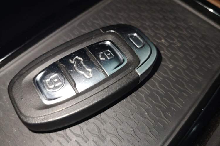 Used Hongqi E-QM5 2024 610 km PLUS Vehicle Key