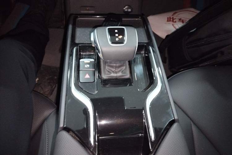 Used Hongqi E-QM5 2024 610 km PLUS Gear Lever