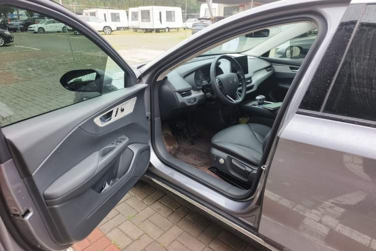 Used Hongqi E-QM5 2024 610 km PLUS Driver Seat