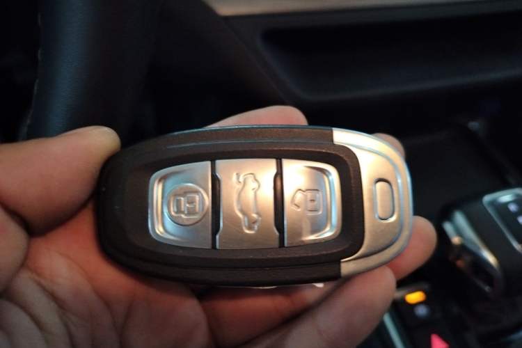 Used Hongqi E-QM5 2024 610 km PLUS Interior 1