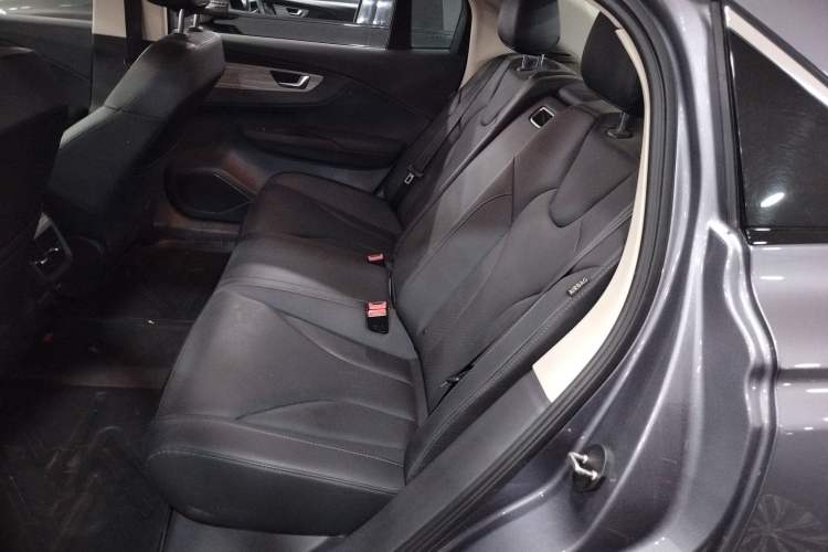 Used Hongqi E-QM5 2024 610 km PLUS Interior 4