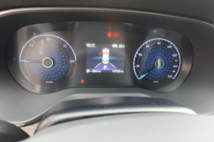 Used Hongqi E-QM5 2024 610 km PLUS Odometer Close Up