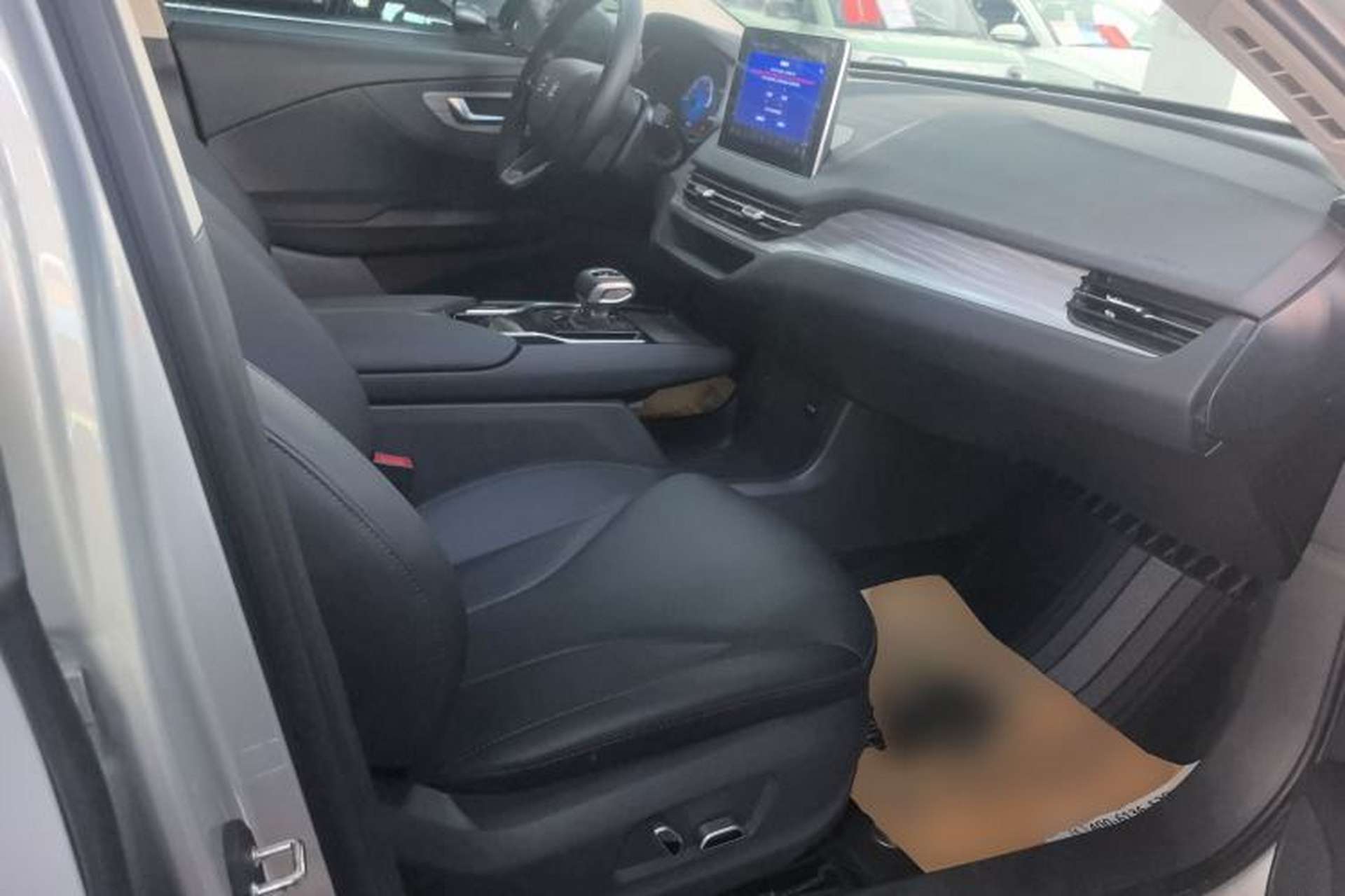 Used Hongqi E-QM5 2024 610 km PLUS Right Front Seat