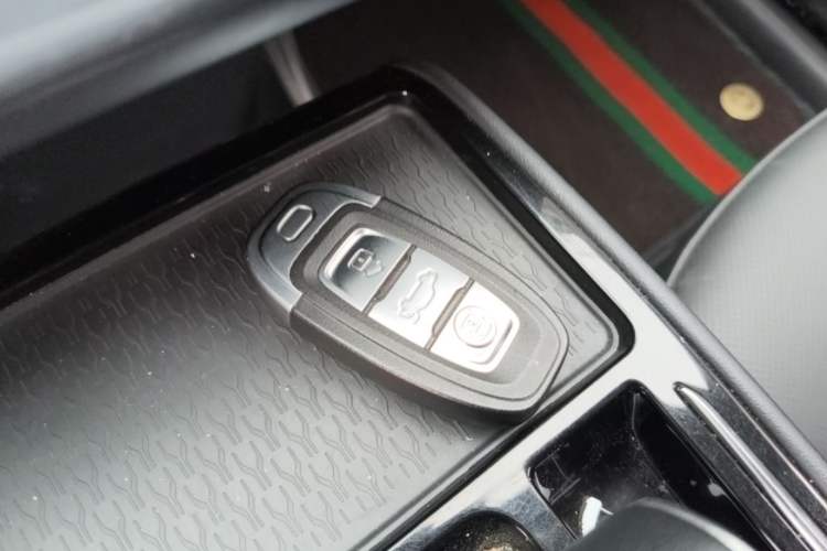 Used Hongqi E-QM5 2024 610 km PLUS Vehicle Key