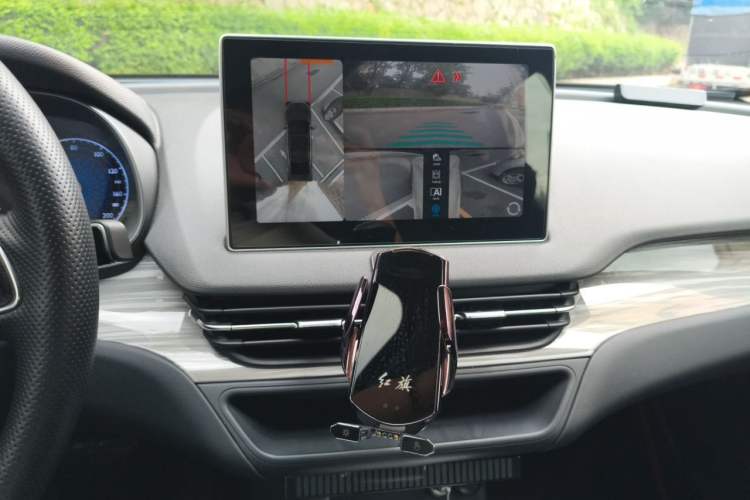 Used Hongqi E-QM5 2024 610 km PLUS Audio And AC Panel