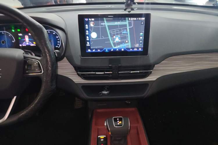 Used Hongqi E-QM5 2024 610 km PLUS Audio And AC Panel