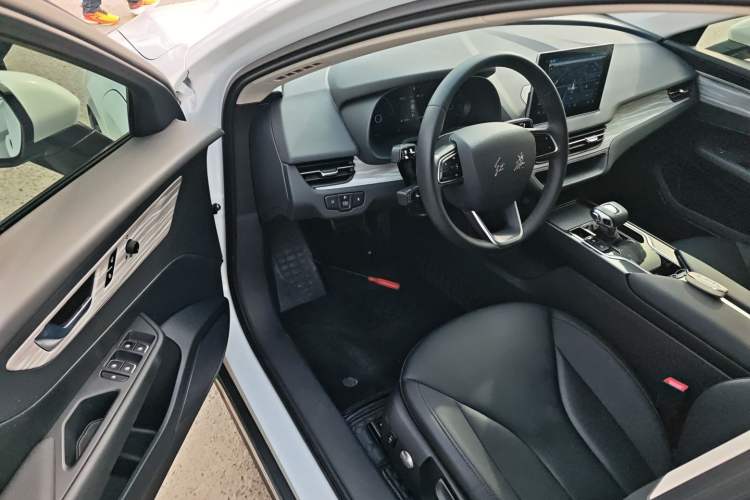Used Hongqi E-QM5 2024 500km Range Edition Driver Seat