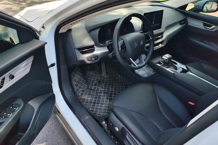 Used Hongqi E-QM5 2024 560km PLUS Driver Seat