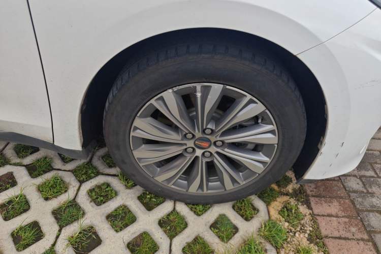 Used Hongqi E-QM5 2024 500km Range Edition Right Front Wheel Hub