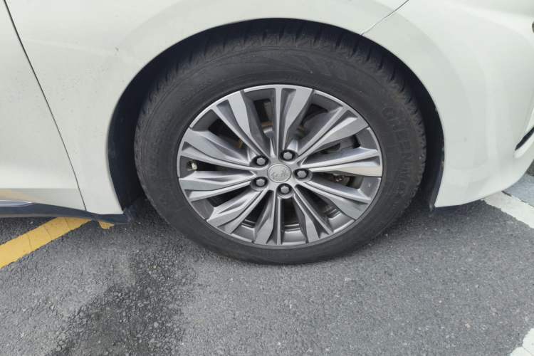 Used Hongqi E-QM5 2024 610 km PLUS Right Front Wheel Hub