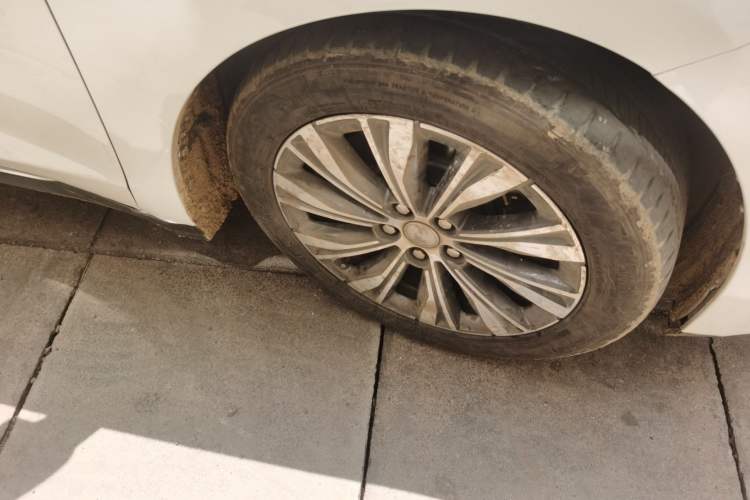 Used Hongqi E-QM5 2024 500km Range Edition Right Front Wheel Hub