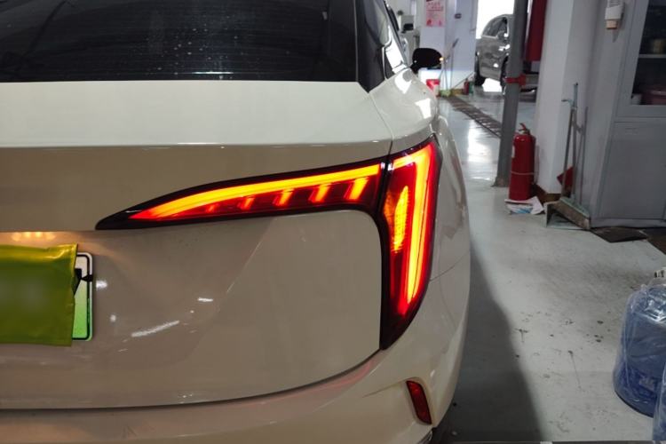 Used Hongqi E-QM5 2024 610 km PLUS Right Rear Taillight