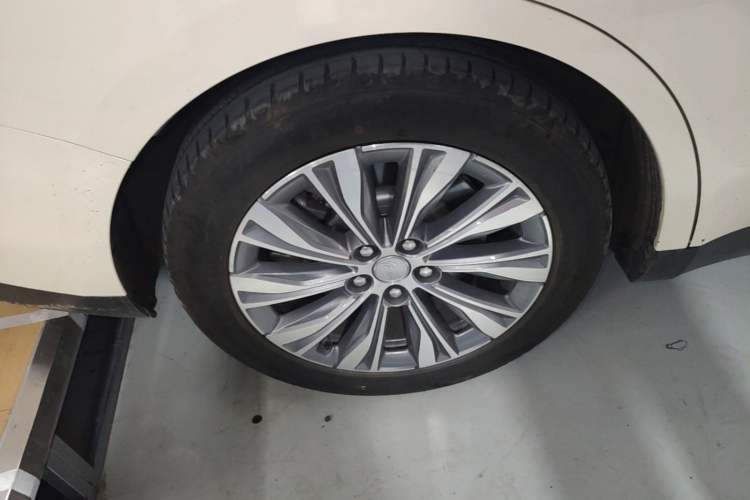 Used Hongqi E-QM5 2024 610 km PLUS Right Rear Wheel Hub