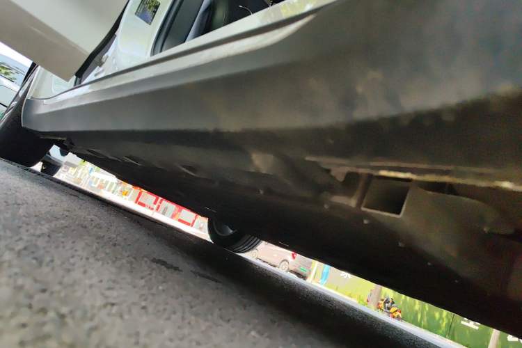 Used Hongqi E-QM5 2024 560km PLUS Right Side Sill
