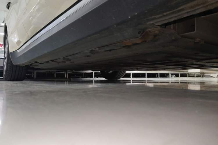 Used Hongqi E-QM5 2024 610 km PLUS Right Side Sill