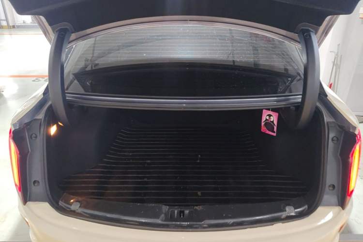 Used Hongqi E-QM5 2024 610 km PLUS Trunk