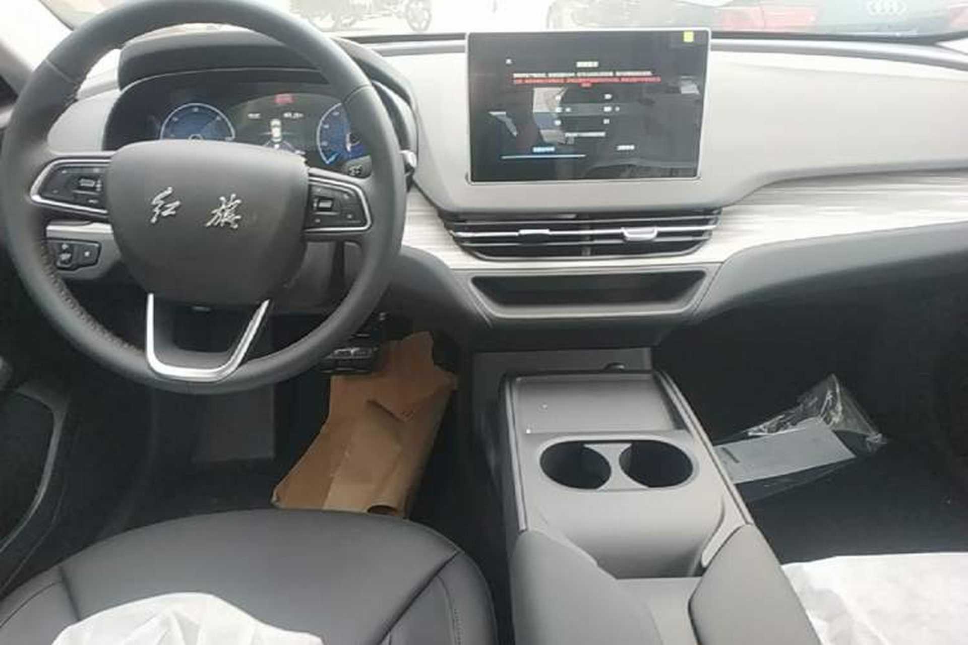 Used Hongqi E-QM5 2025 500km Range Commuter Version Audio And AC Panel