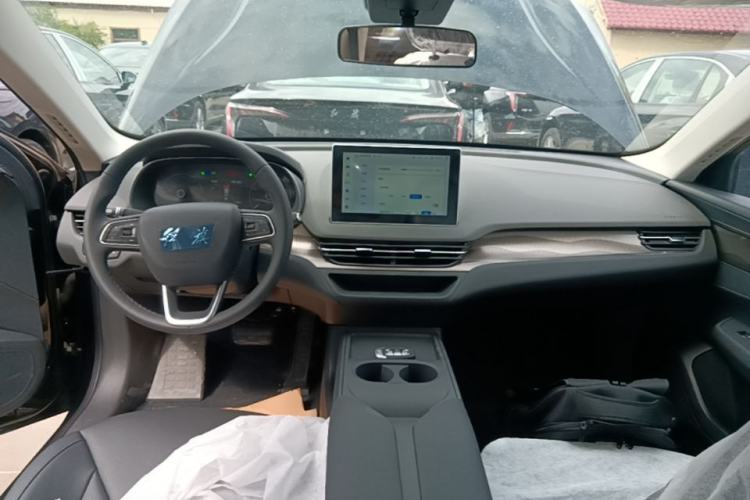Used Hongqi E-QM5 2025 610 km PLUS Center Console