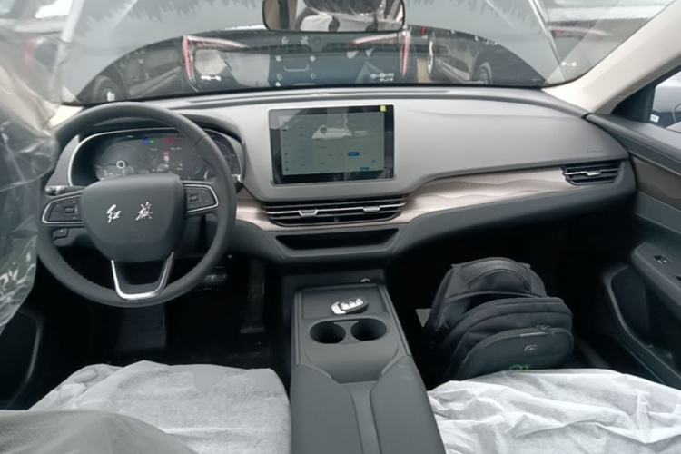 Used Hongqi E-QM5 2025 610 km PLUS Center Console