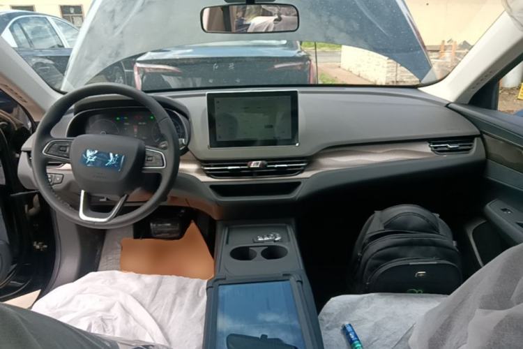 Used Hongqi E-QM5 2025 610 km PLUS Center Console