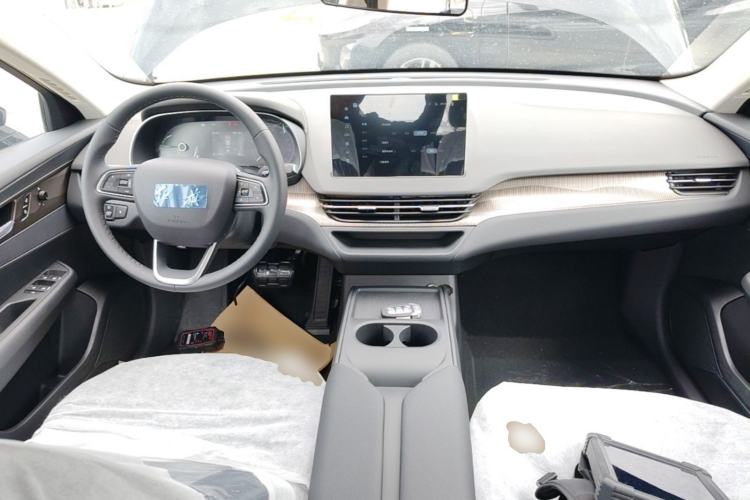 Used Hongqi E-QM5 2025 610 km PLUS Center Console