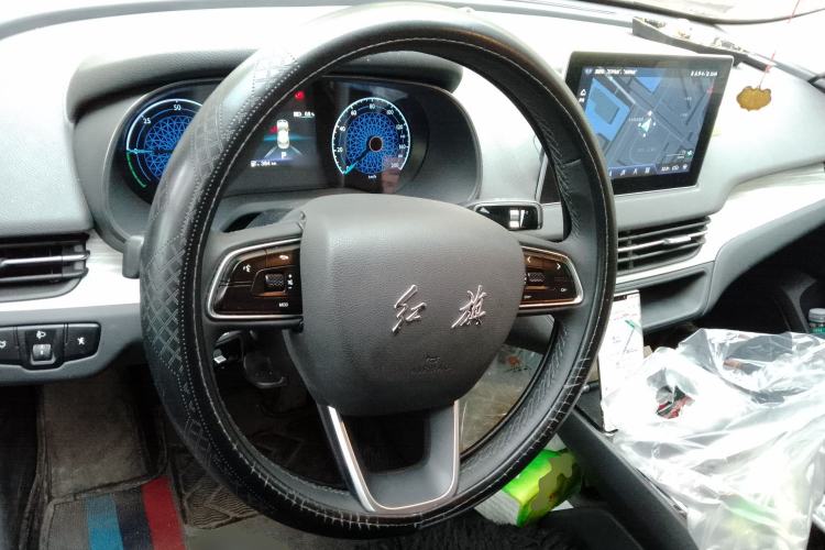 Used Hongqi E-QM5 2025 610 km PLUS Center Console
