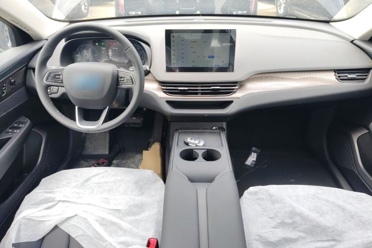 Used Hongqi E-QM5 2025 610 km PLUS Center Console