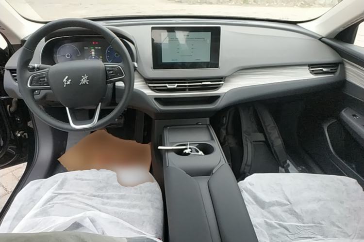 Used Hongqi E-QM5 2025 500km Range Commuter Version Center Console