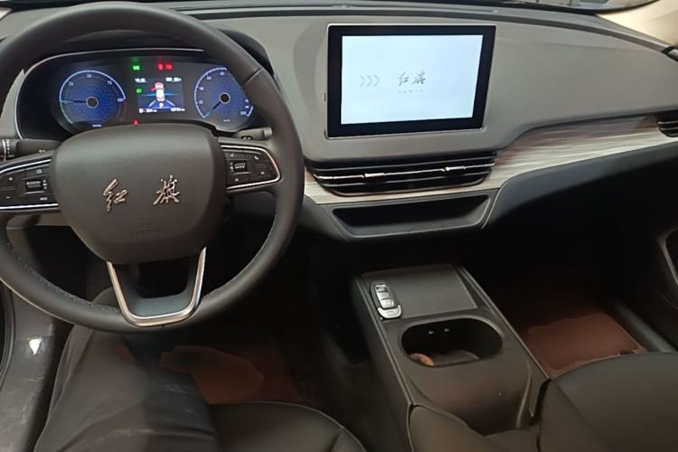 Used Hongqi E-QM5 2025 500km Range Commuter Version Center Console