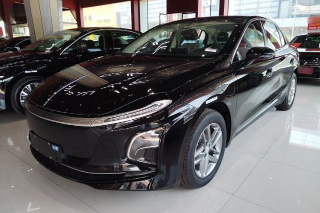 Used Hongqi E-QM5 2025 500km Range Commuter Version