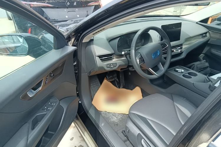 Used Hongqi E-QM5 2025 610 km PLUS Driver Seat