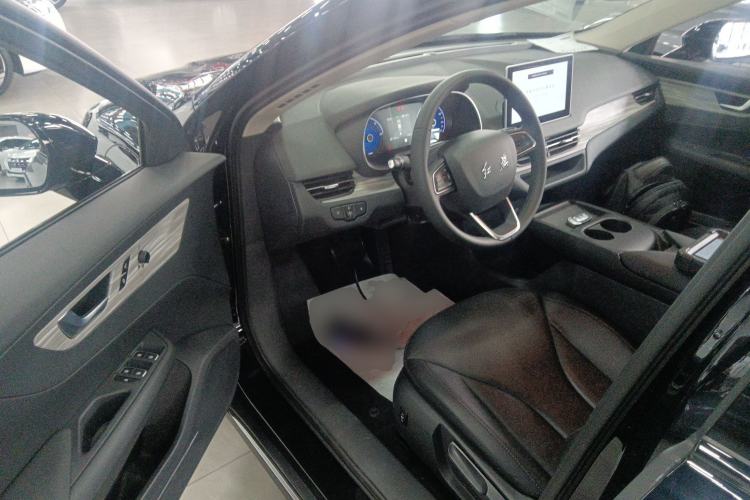 Used Hongqi E-QM5 2025 500km Range Commuter Version Driver Seat