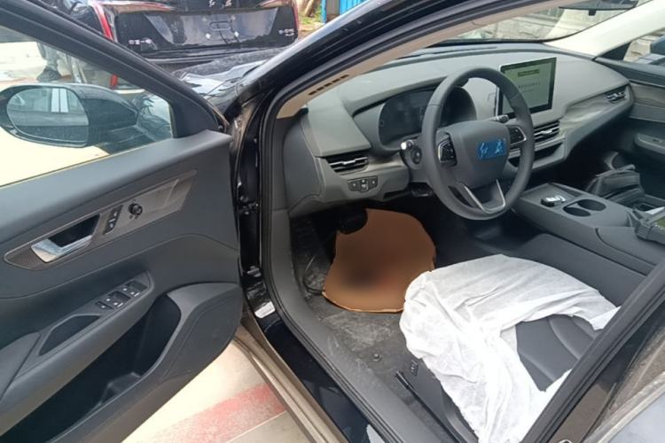 Used Hongqi E-QM5 2025 610 km PLUS Driver Seat