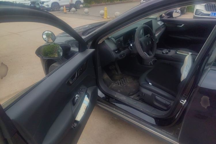 Used Hongqi E-QM5 2025 610 km PLUS Driver Seat