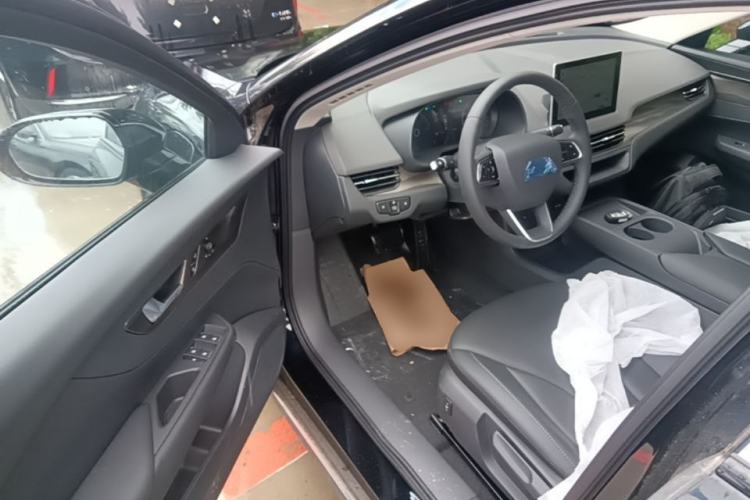 Used Hongqi E-QM5 2025 610 km PLUS Driver Seat