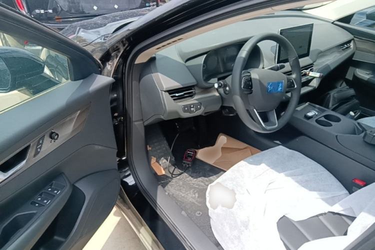 Used Hongqi E-QM5 2025 610 km PLUS Driver Seat