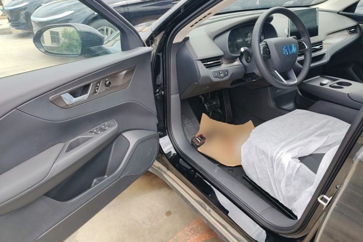 Used Hongqi E-QM5 2025 610 km PLUS Driver Seat