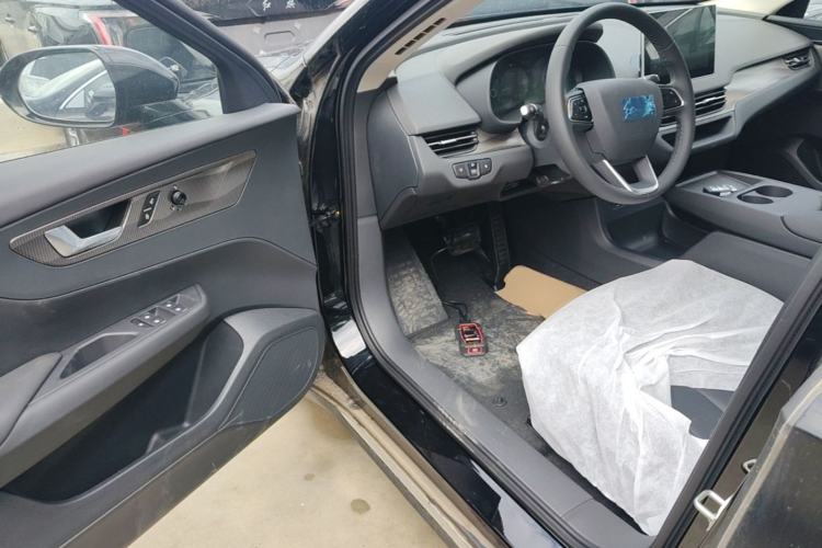 Used Hongqi E-QM5 2025 610 km PLUS Driver Seat