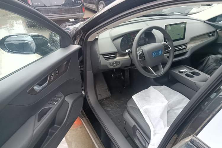 Used Hongqi E-QM5 2025 610 km PLUS Driver Seat