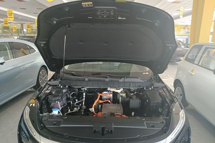 Used Hongqi E-QM5 2025 500km Range Commuter Version Engine Bay
