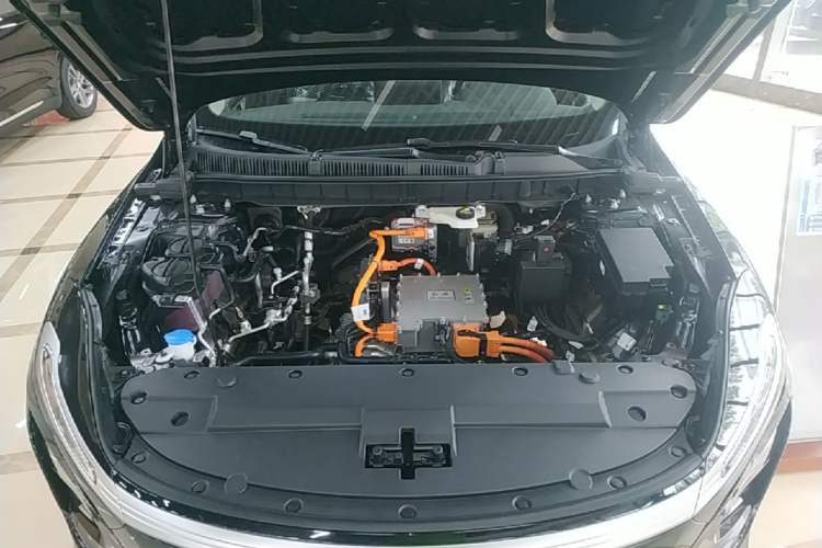 Used Hongqi E-QM5 2025 500km Range Commuter Version Engine Bay