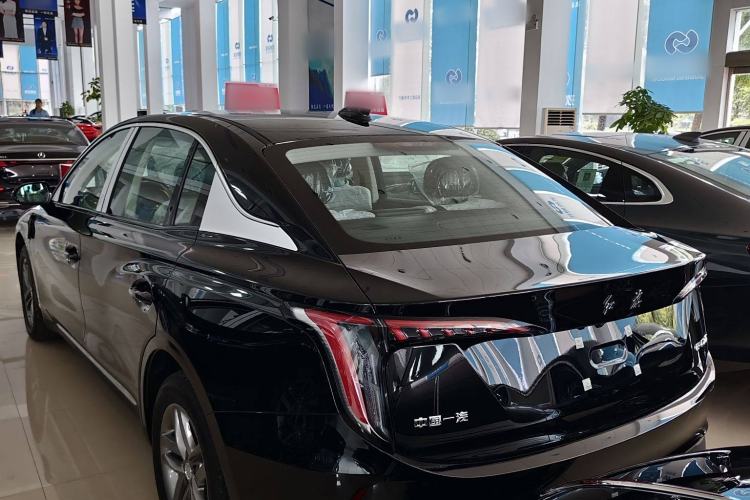 Used Hongqi E-QM5 2025 500km Range Commuter Version Exterior 3