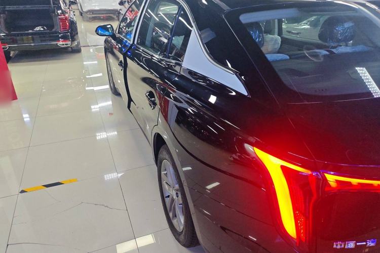 Used Hongqi E-QM5 2025 500km Range Commuter Version Exterior 3