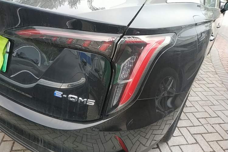 Used Hongqi E-QM5 2025 500km Range Commuter Version Exterior 3