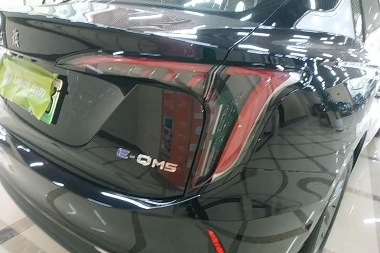 Used Hongqi E-QM5 2025 500km Range Commuter Version Exterior 3