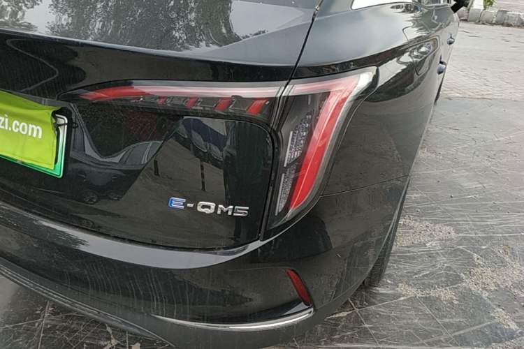 Used Hongqi E-QM5 2025 500km Range Commuter Version Exterior 3