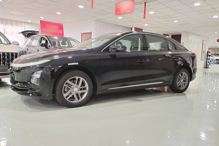 Used Hongqi E-QM5 2025 500km Range Commuter Version Exterior 4
